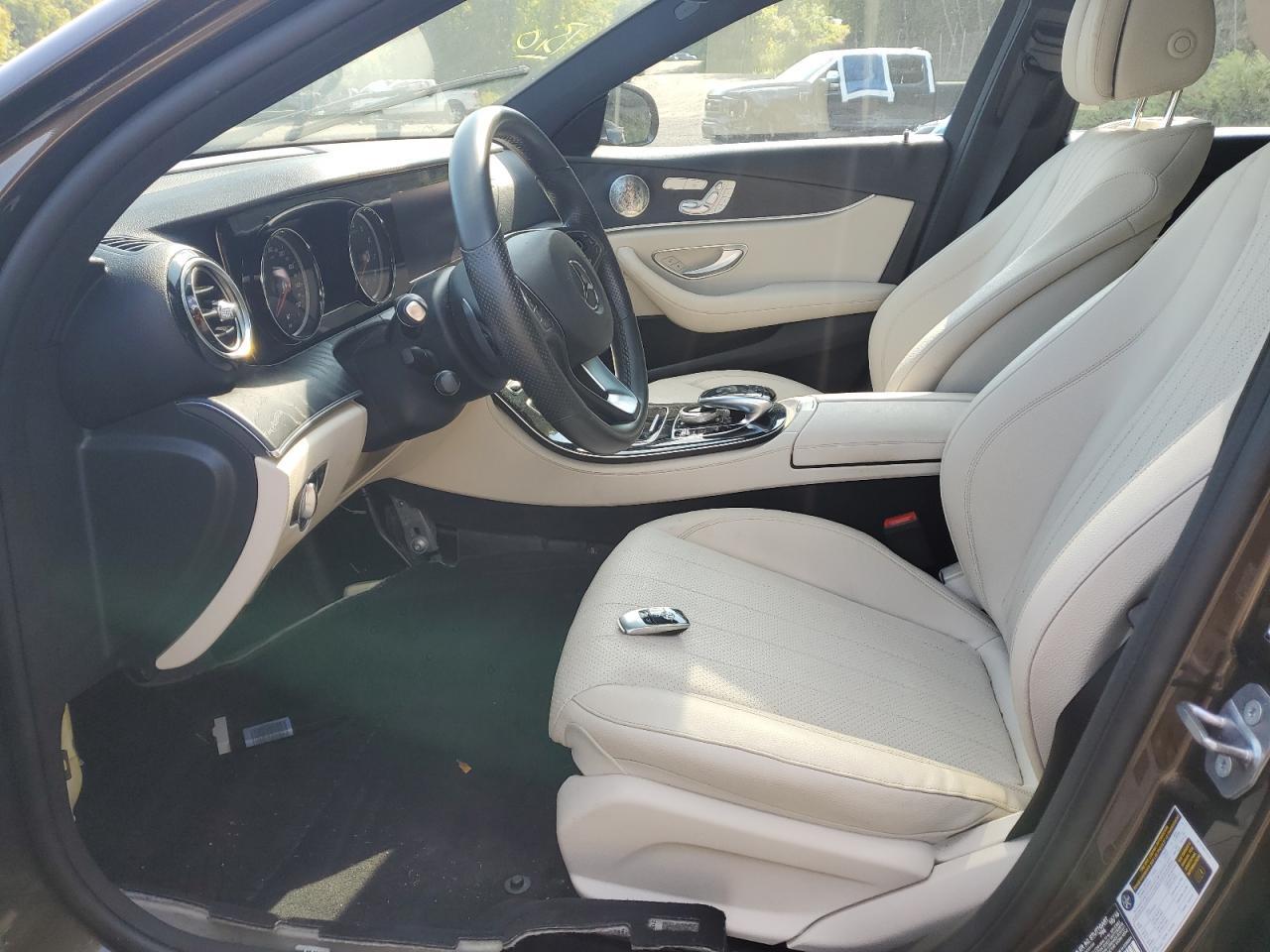 2017 Mercedes-Benz E 300 4Matic - Image 7