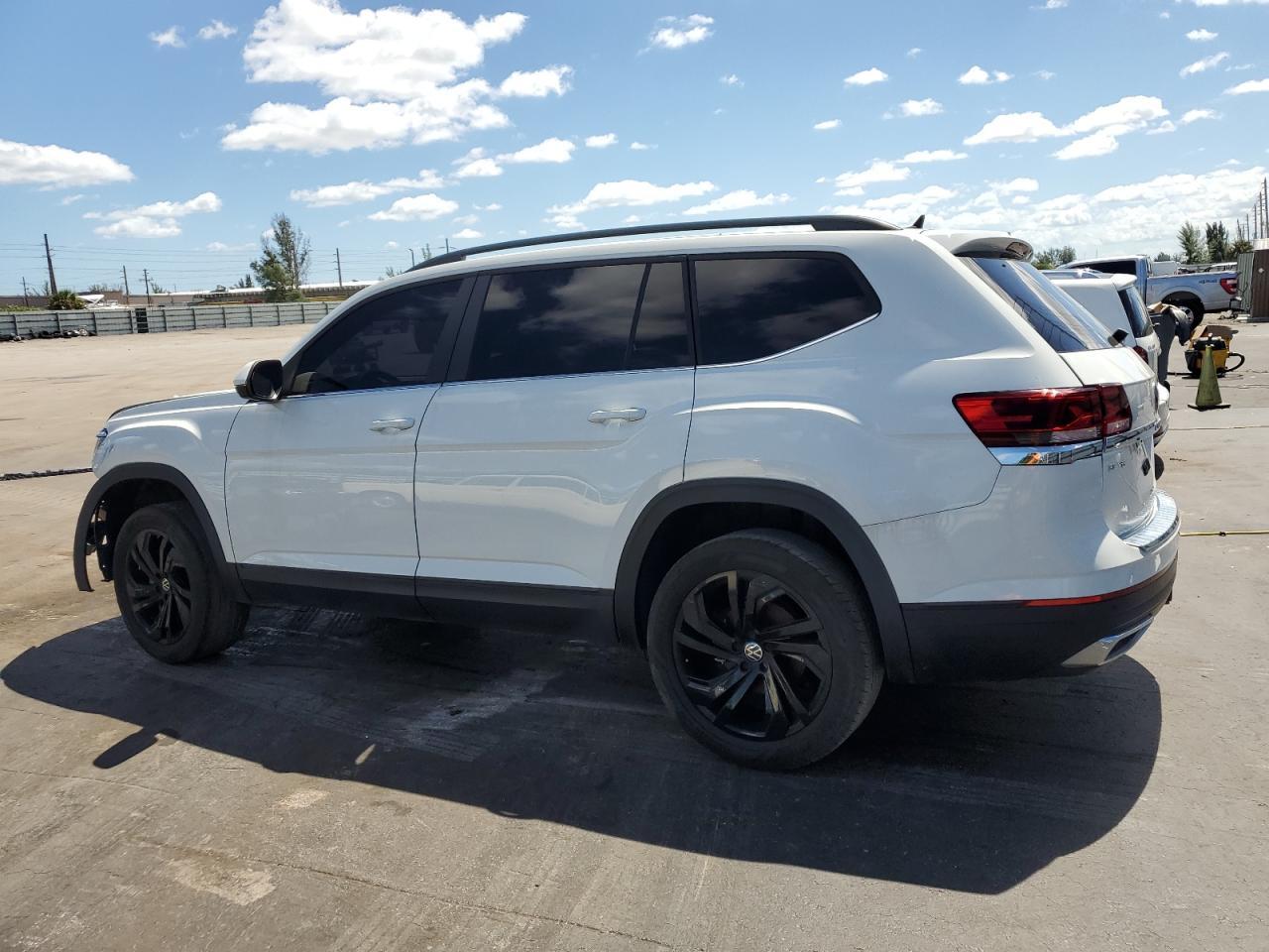 2022 Volkswagen Atlas Se - Image 2