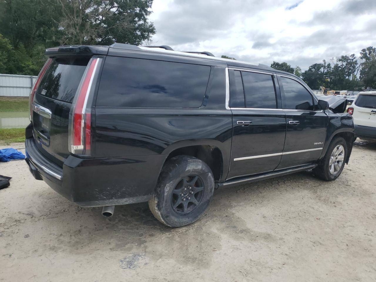 2015 GMC Yukon - Image 3