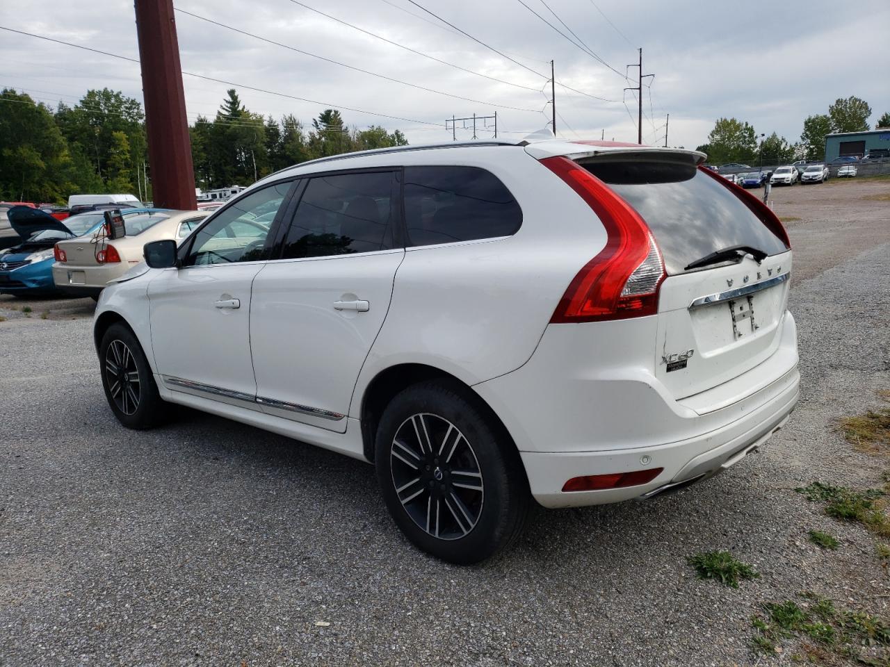 2017 Volvo Xc60 T5 Dynamic - Image 3