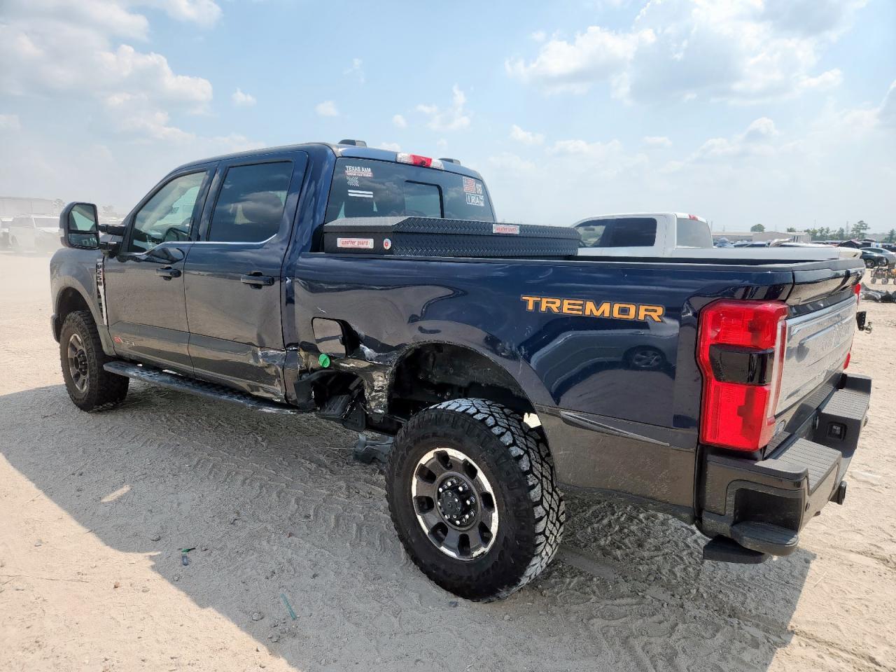 2024 Ford F250 Super Duty - Фото 2