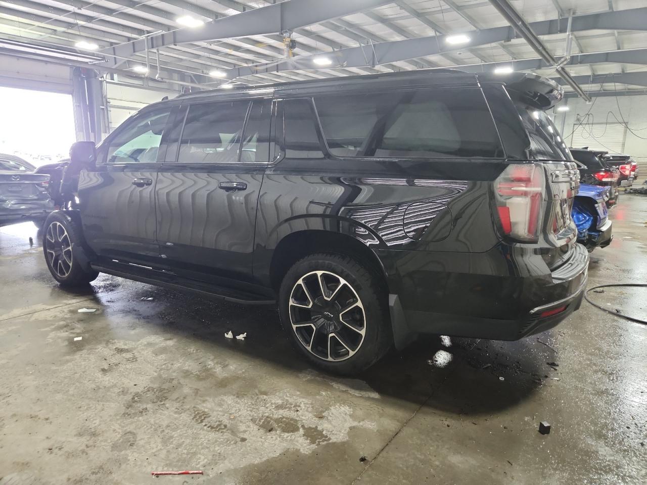 2022 Chevrolet Suburban K1500 Rst - Фото 2