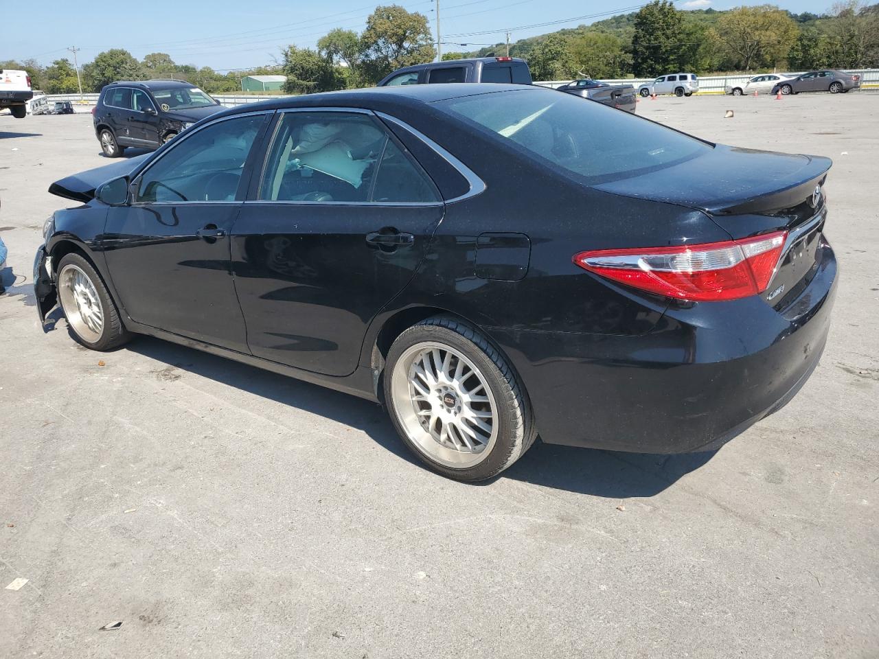 2016 Toyota Camry Le - Image 2