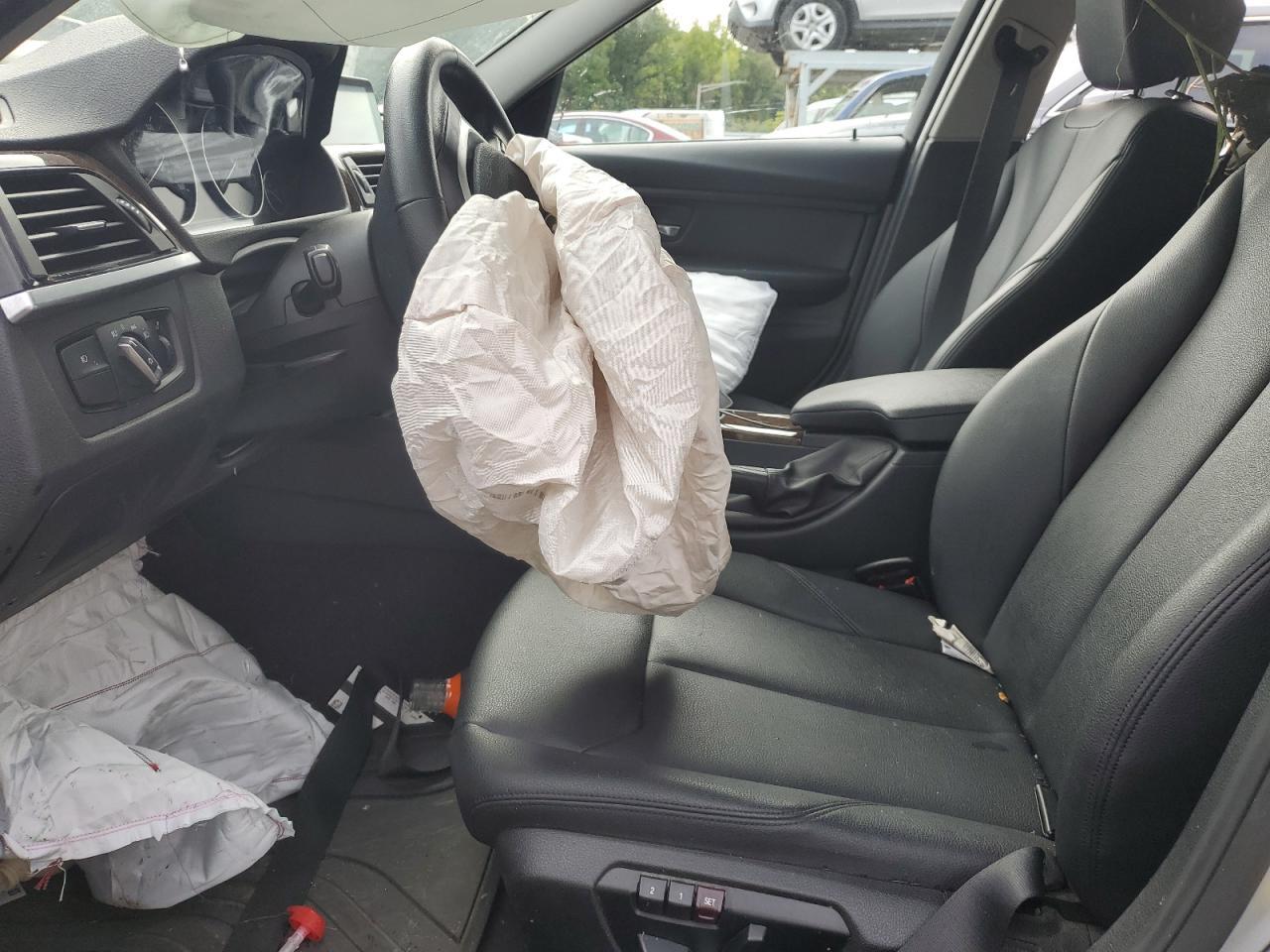 2015 BMW 328 Xi Sulev - Image 7