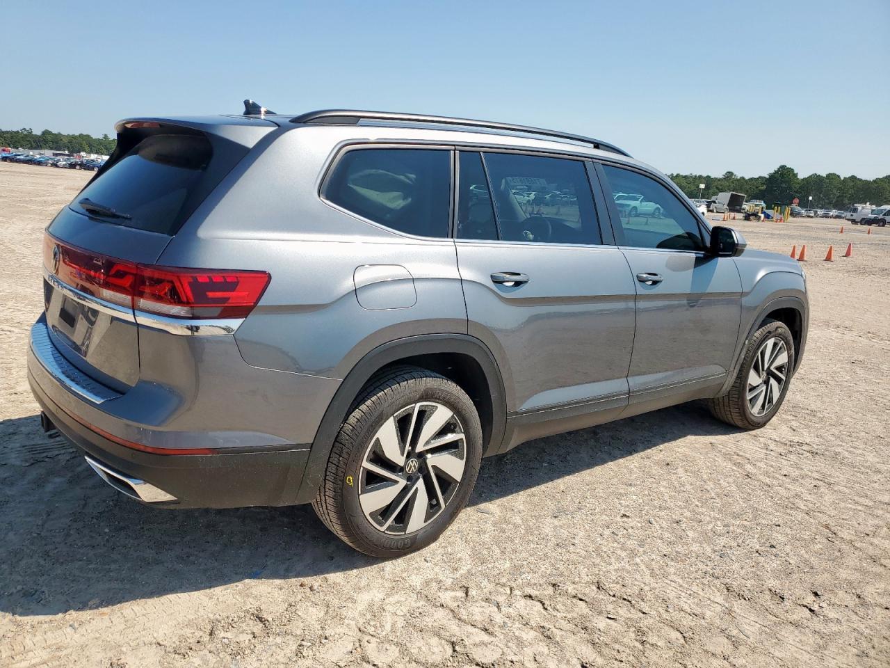 2024 Volkswagen Atlas Se - Фото 3