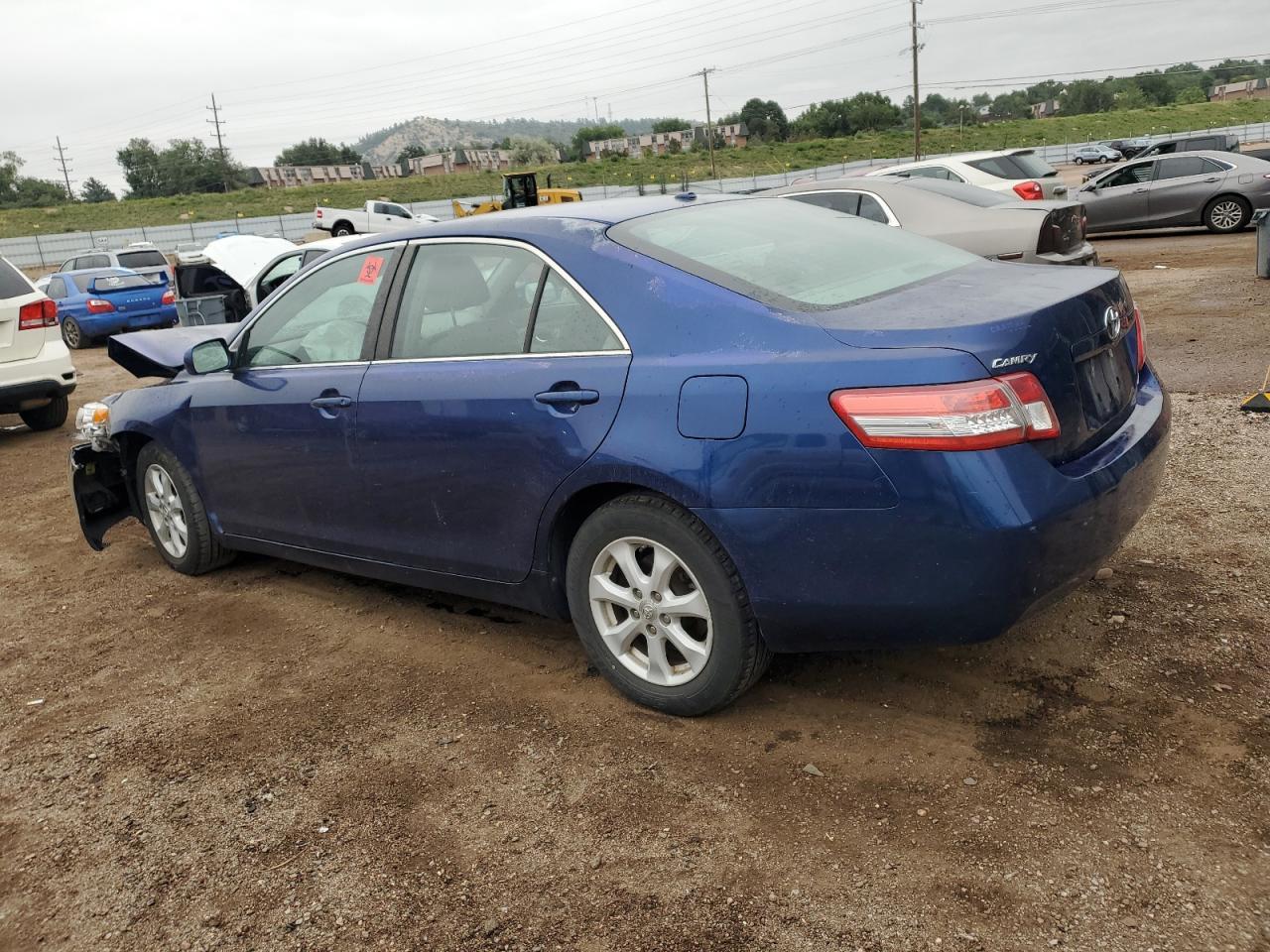 2010 Toyota Camry Base - Фото 2