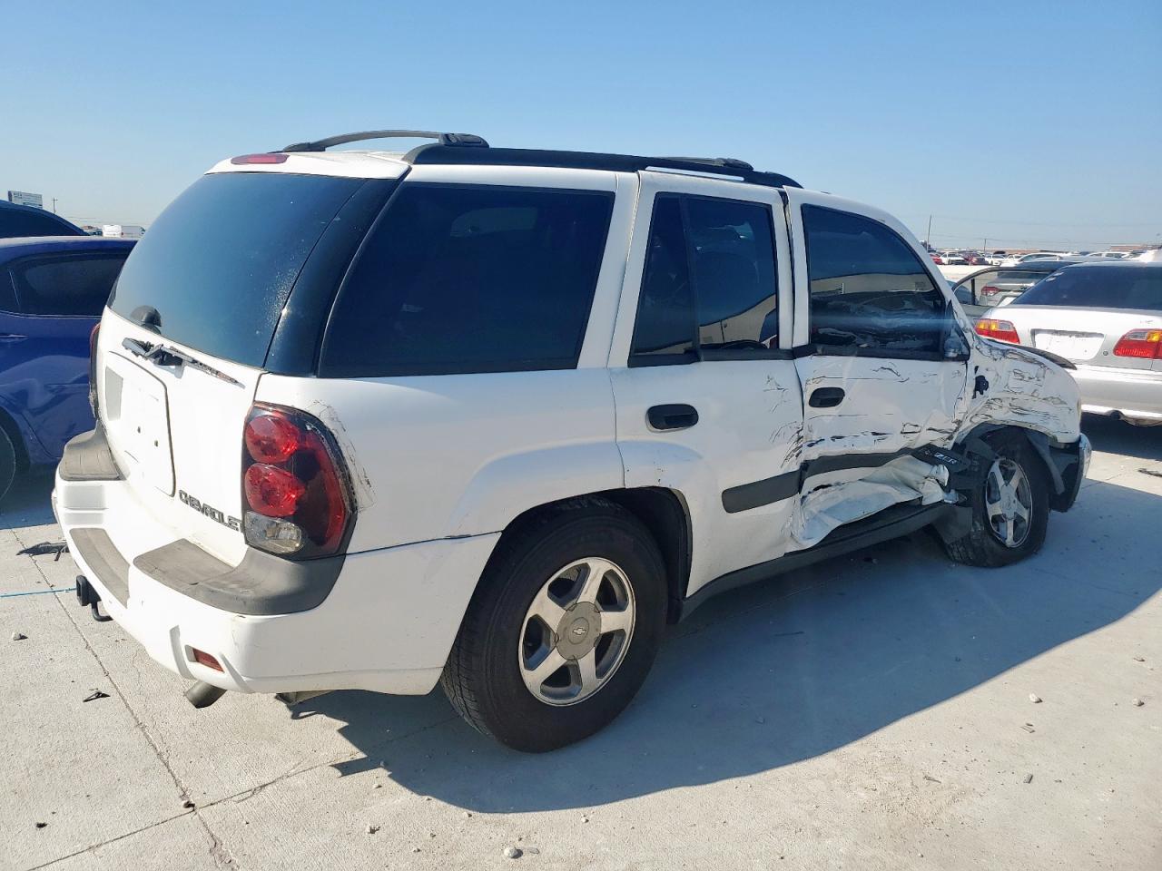 2004 Chevrolet Trailblazer Ls - Image 3