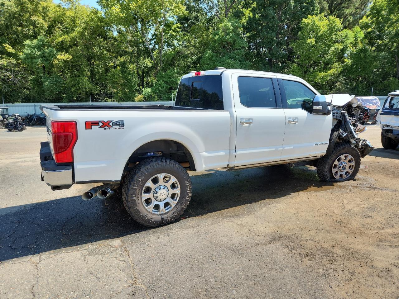 2022 Ford F250 Super Duty - Фото 3