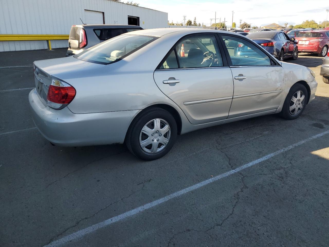 2006 Toyota Camry Le - Фото 3