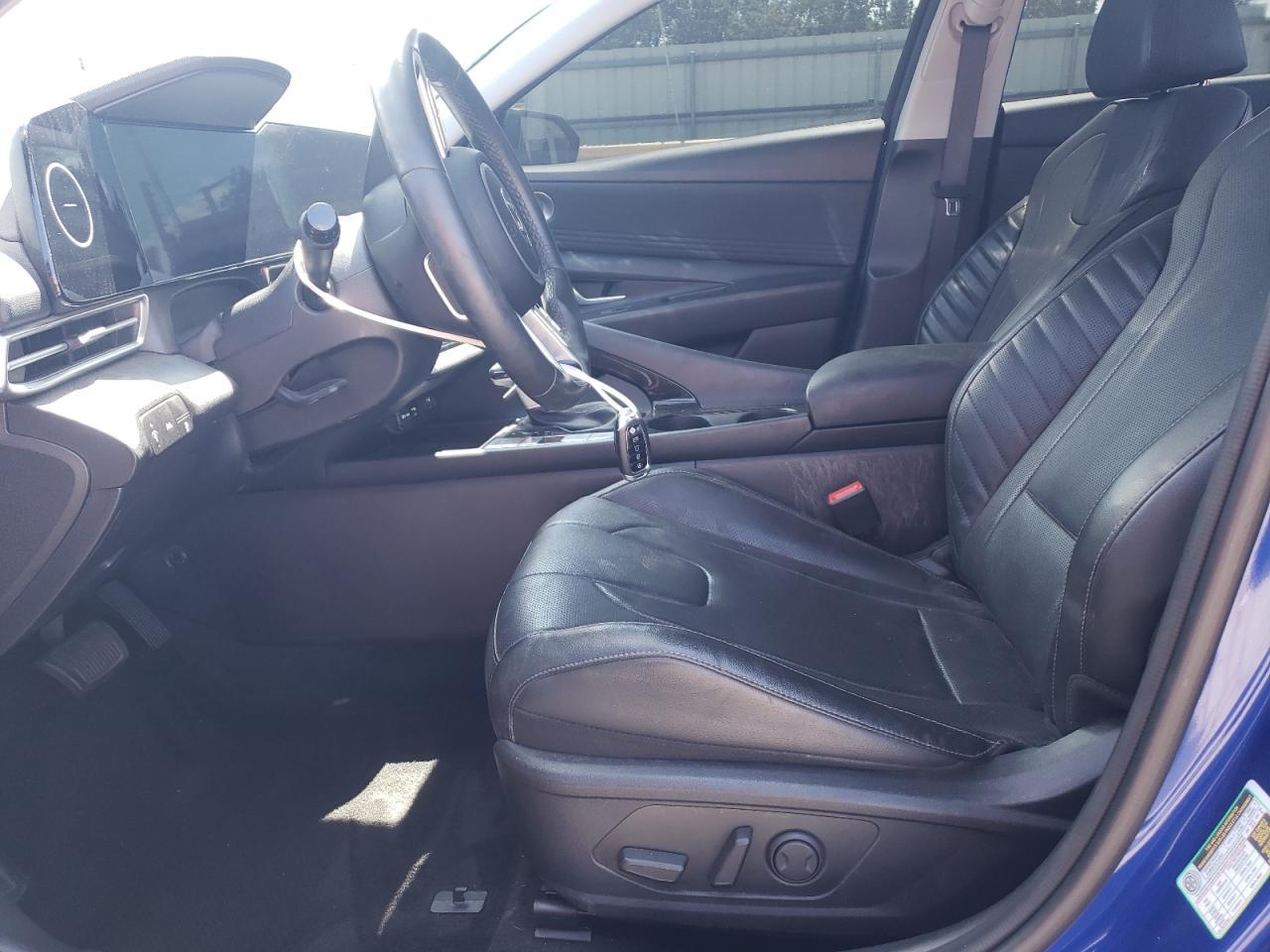2023 Hyundai Elantra Limited - Image 7