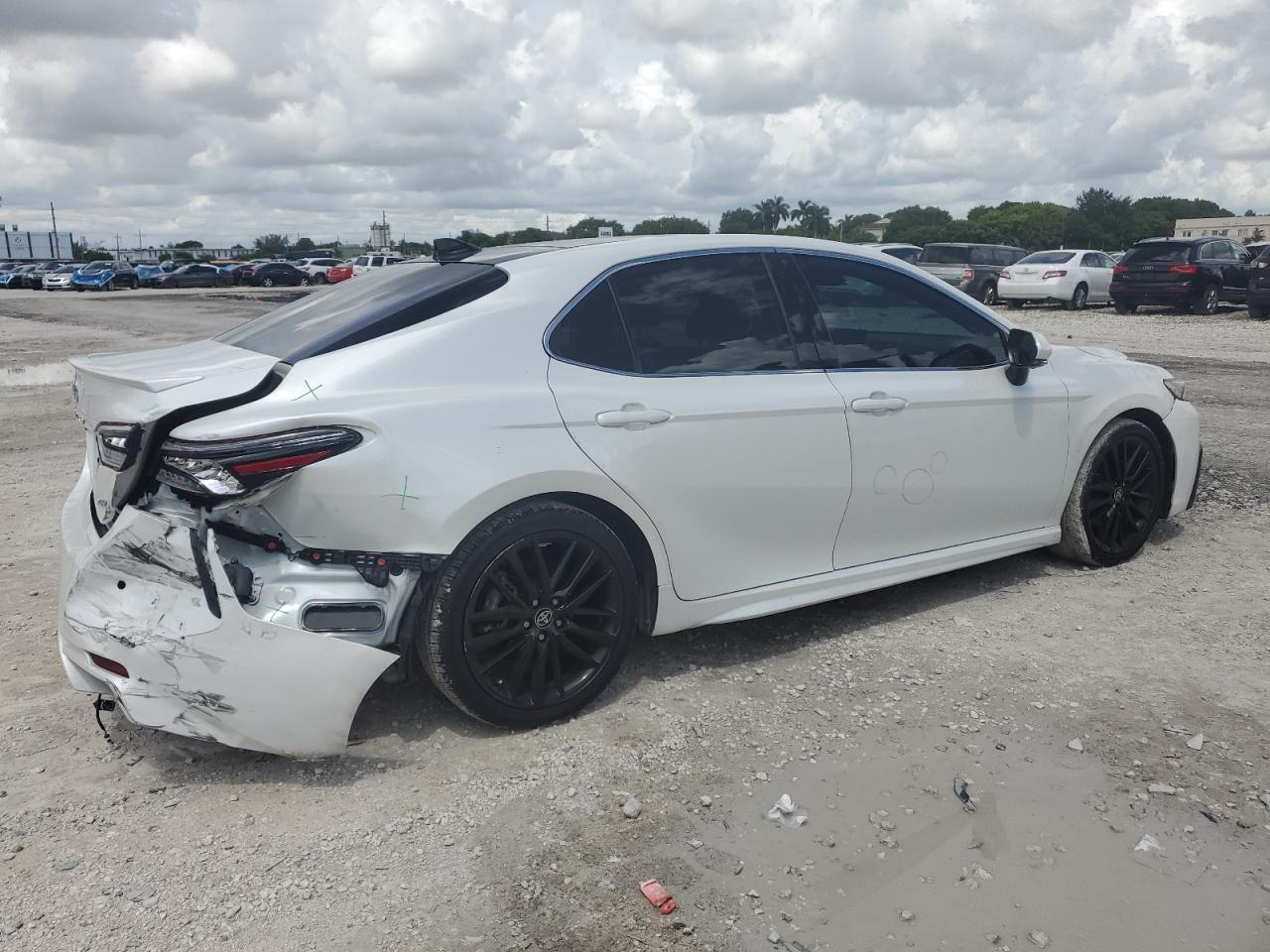 2022 Toyota Camry Xse - Image 3