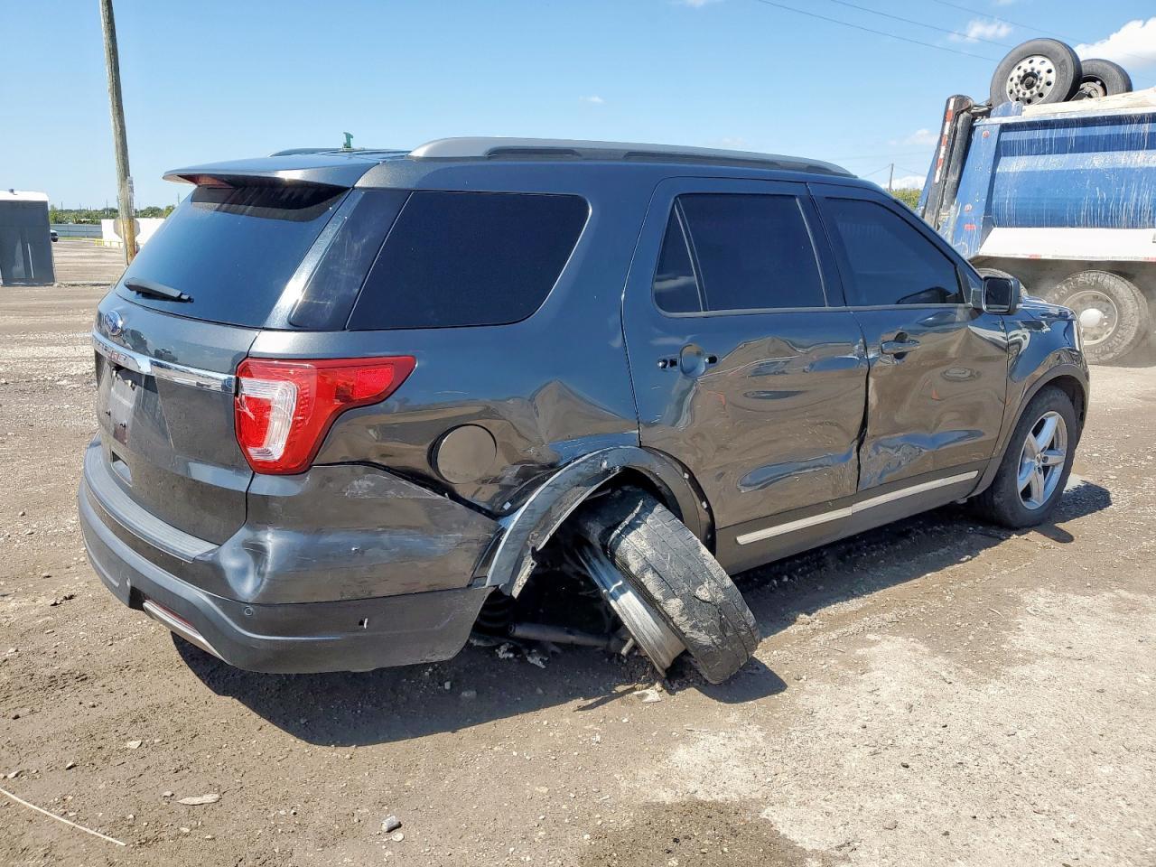 2019 Ford Explorer Xlt - Фото 3
