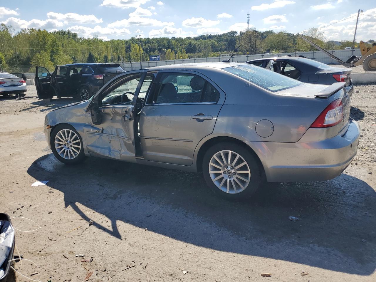 2008 Mercury Milan Premier - Image 2