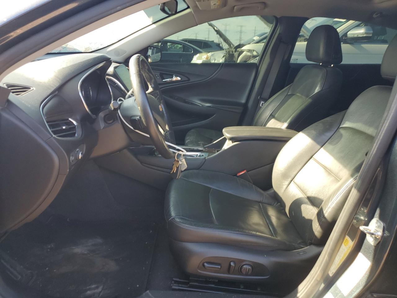2020 Chev Malibu Premier - Фото 7