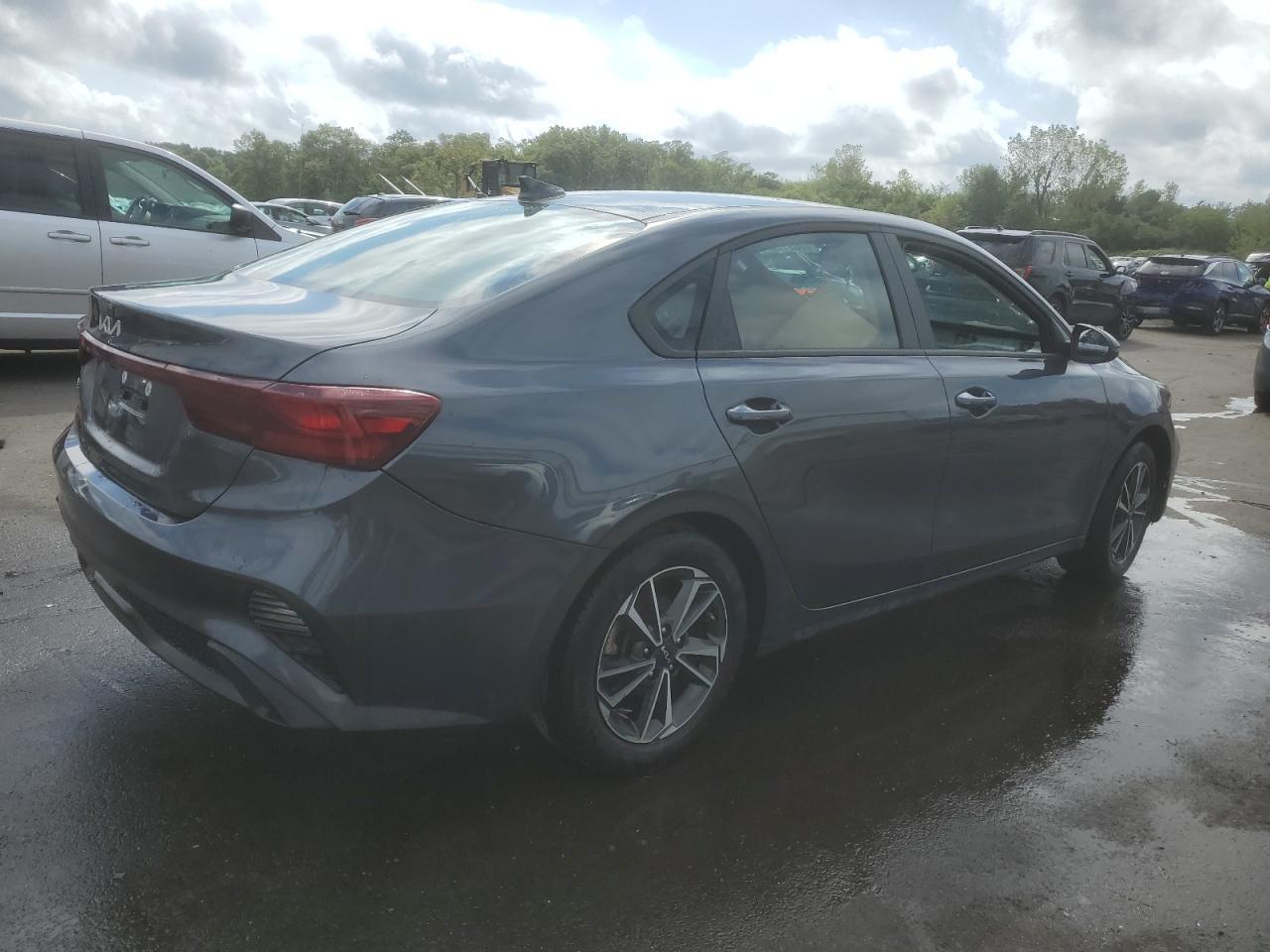 2022 Kia Forte Fe - Фото 3