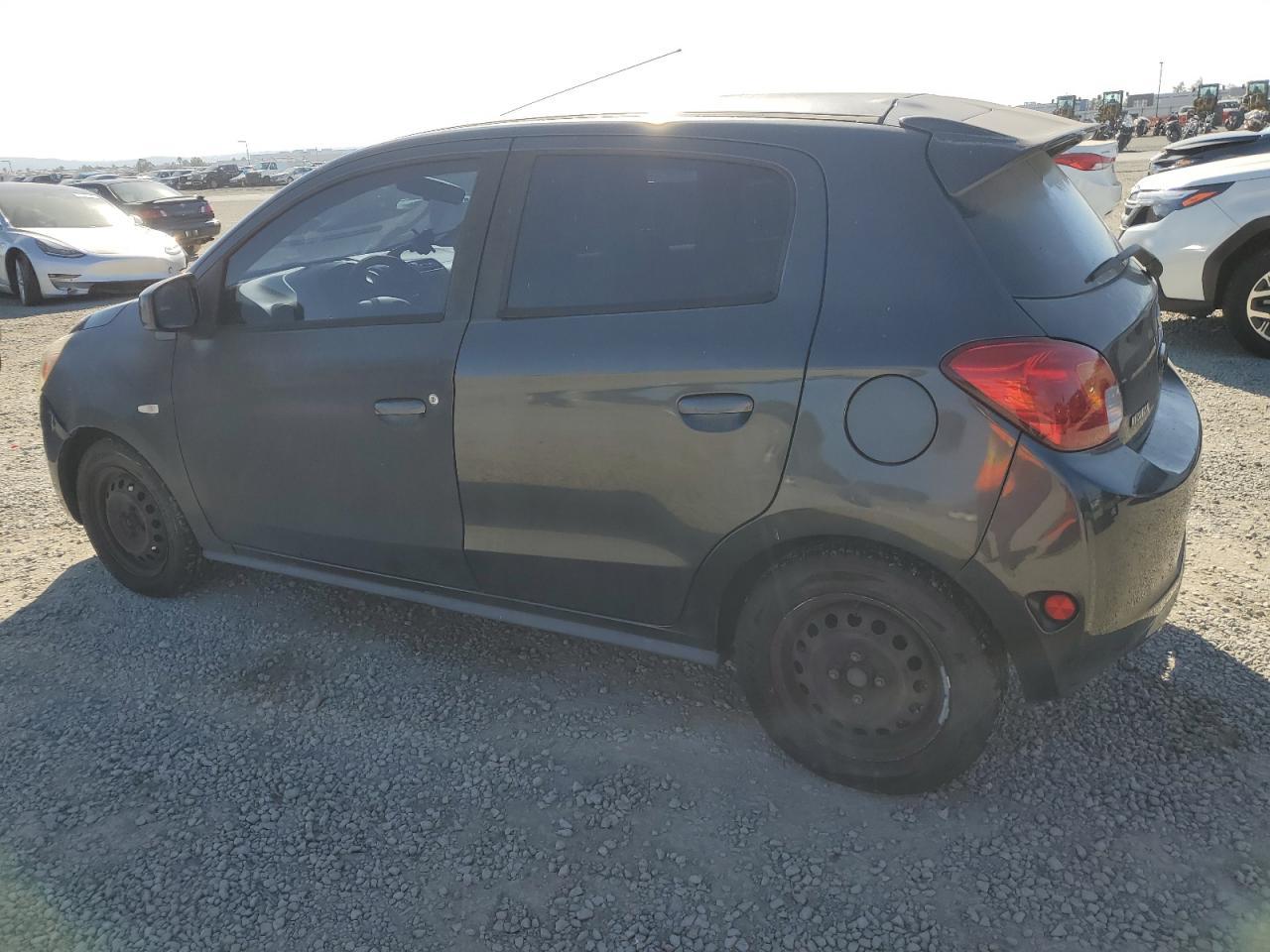 2014 Mitsubishi Mirage De - Image 2