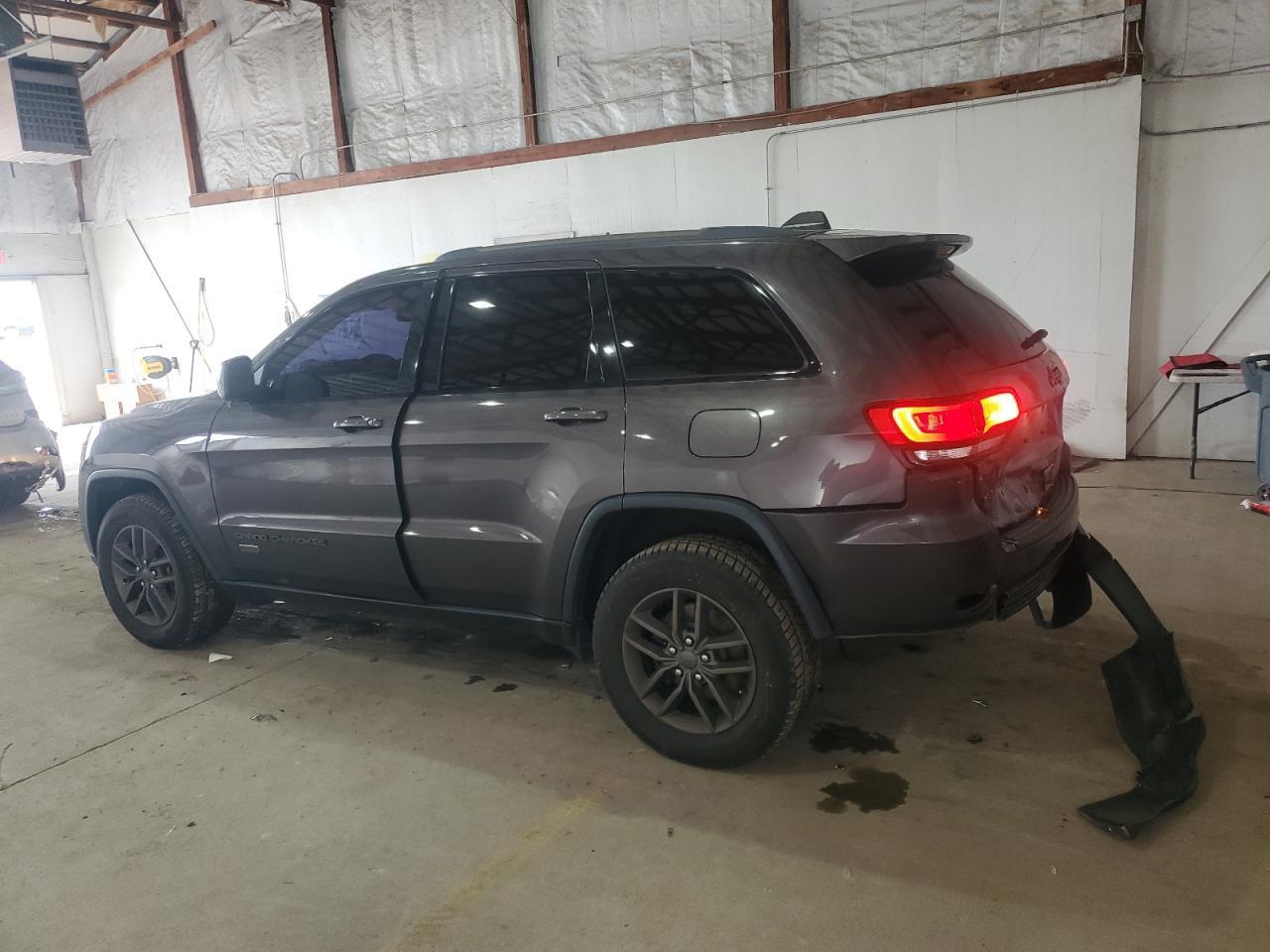 2016 Jeep Grand Cherokee Laredo - Фото 2