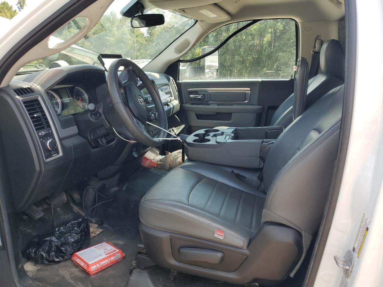 2017 Ram 3500 Cab & Chassis T - Фото 7