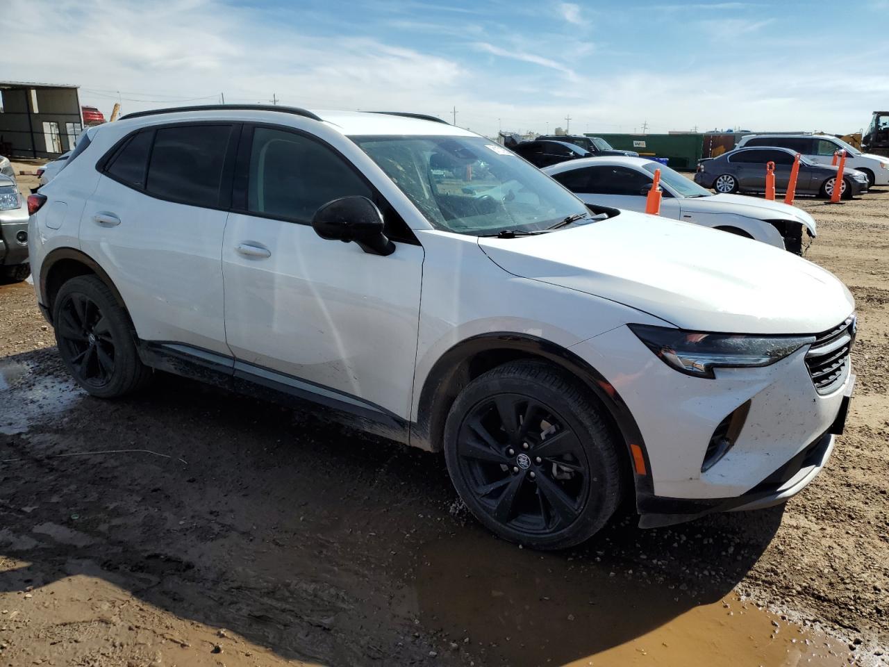 2022 Buick Envision Essence - Image 4