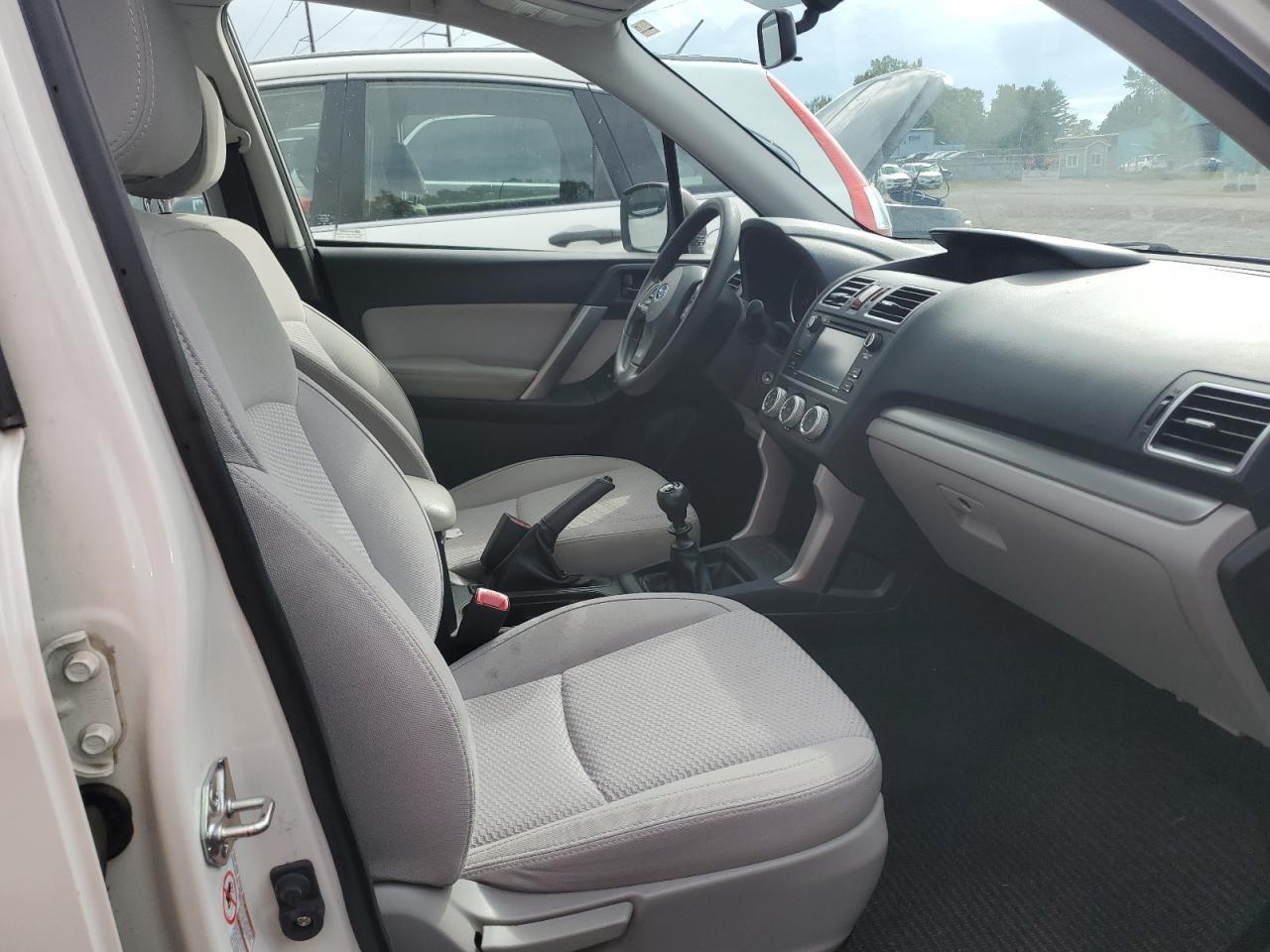 2016 Subaru Forester 2.5I - Image 5