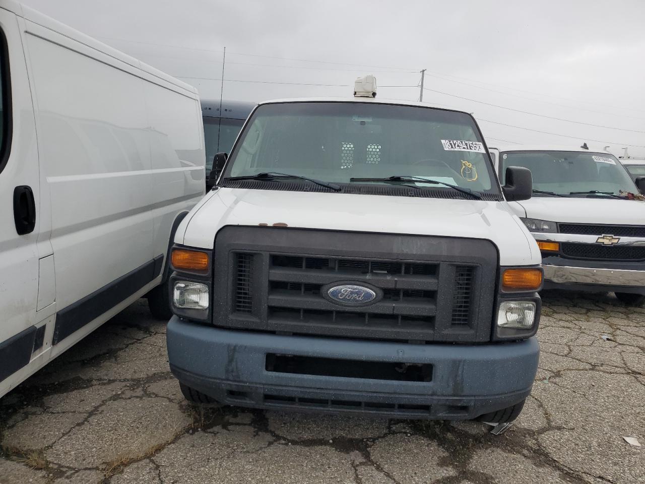 2013 Ford Econoline E250 Van - Фото 5