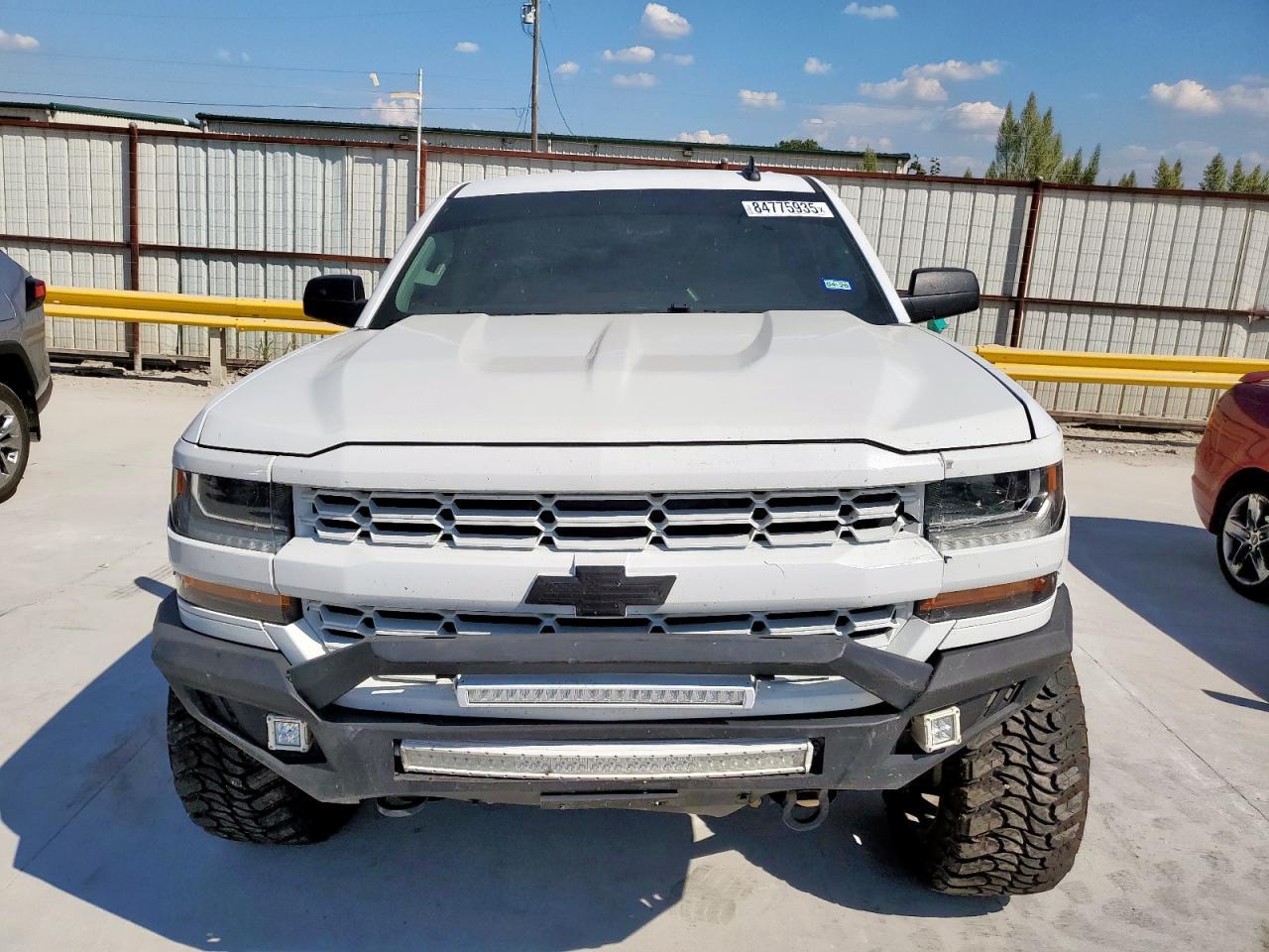 2018 Chevrolet Silverado K1500 Custom - Фото 5