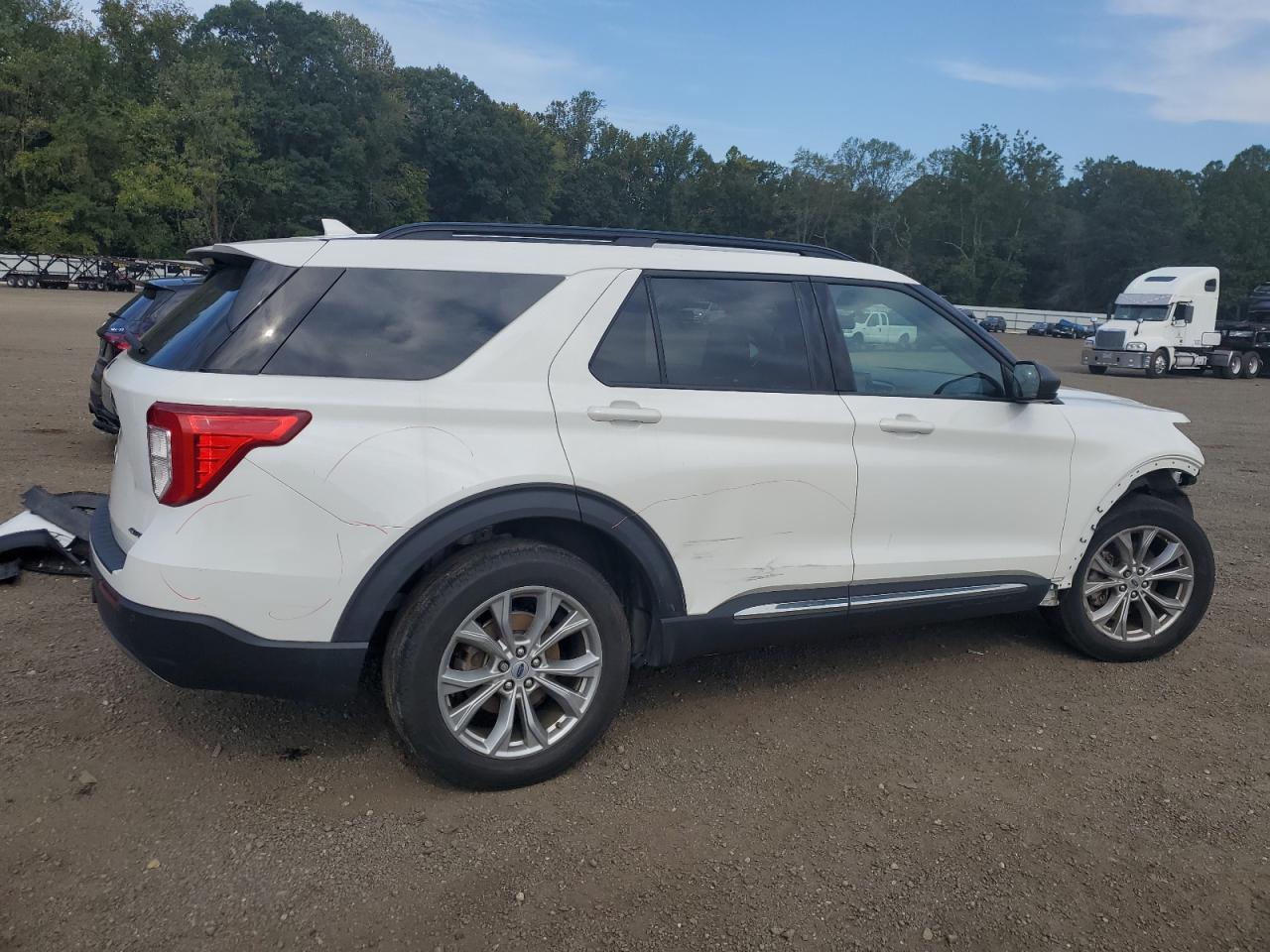 2023 Ford Explorer Xlt - Фото 3