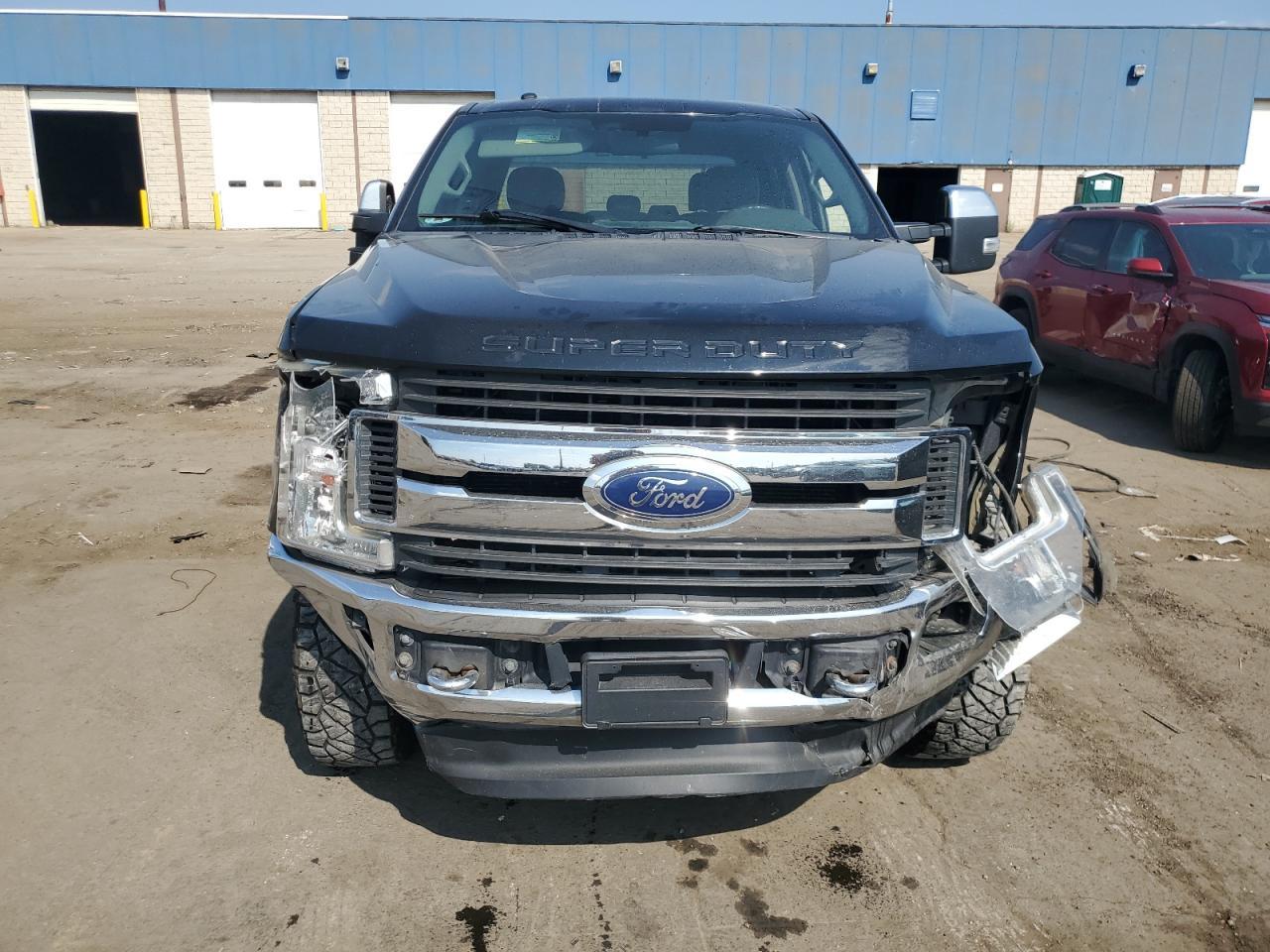 2017 Ford F250 Super Duty - Image 5