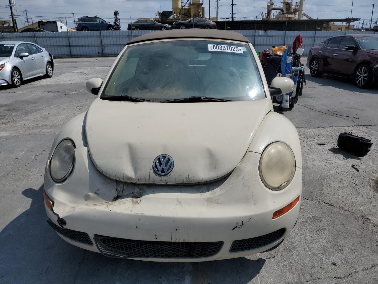 2009 Volkswagen New Beetle S - Image 5
