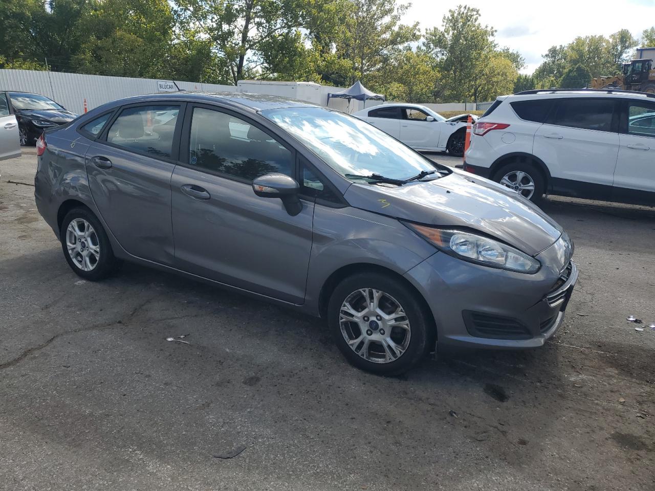 2014 Ford Fiesta Se - Фото 4