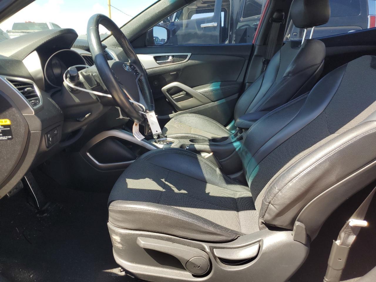 2016 Hyundai Veloster - Image 7