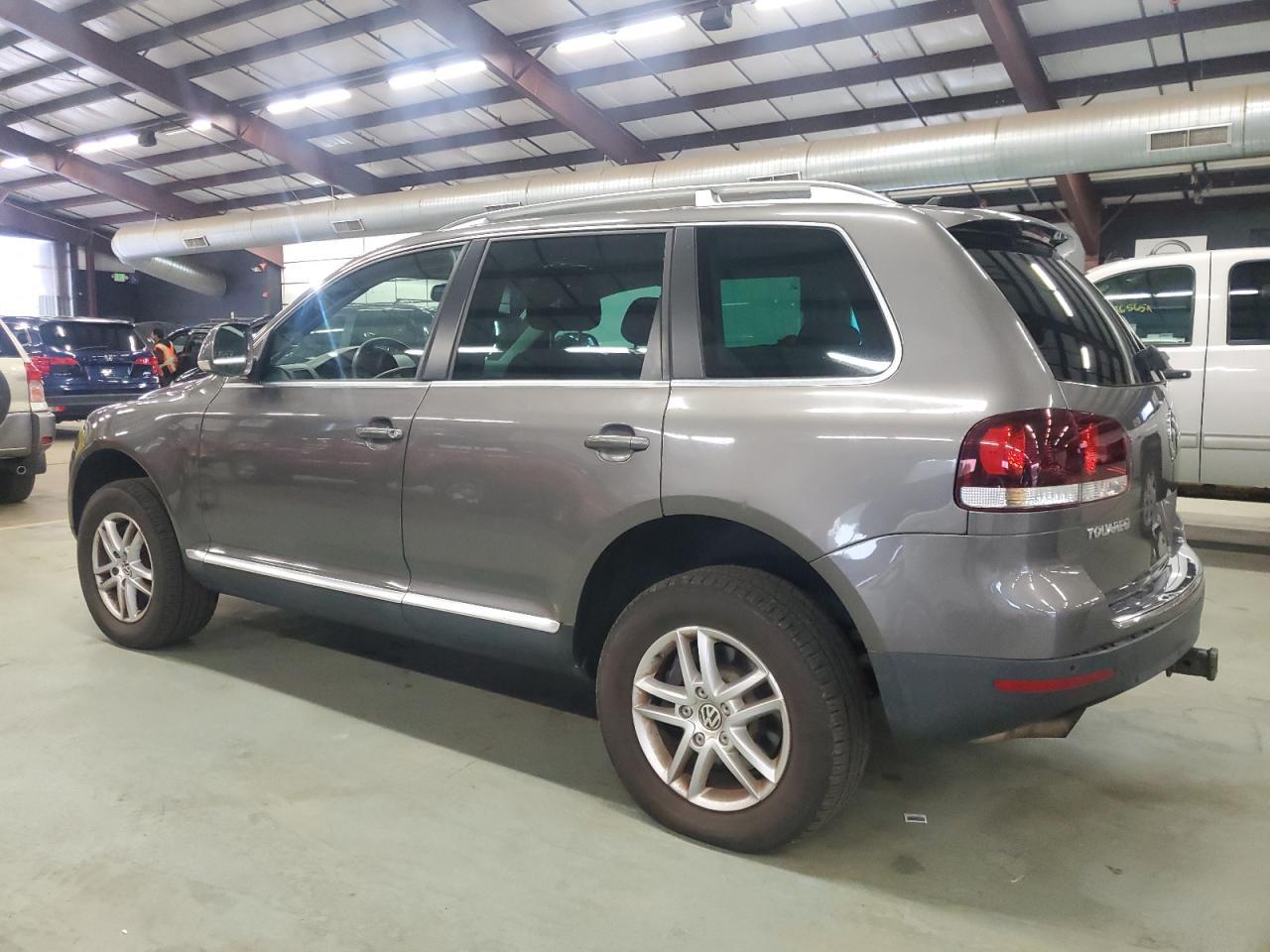 2009 Volkswagen Touareg 2 V6 - Image 2