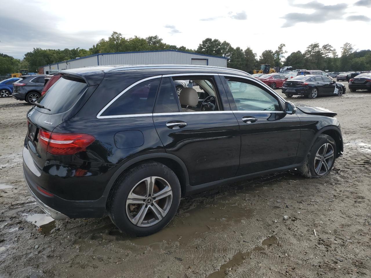 2018 Mercedes-Benz Glc 300 4Matic - Image 3