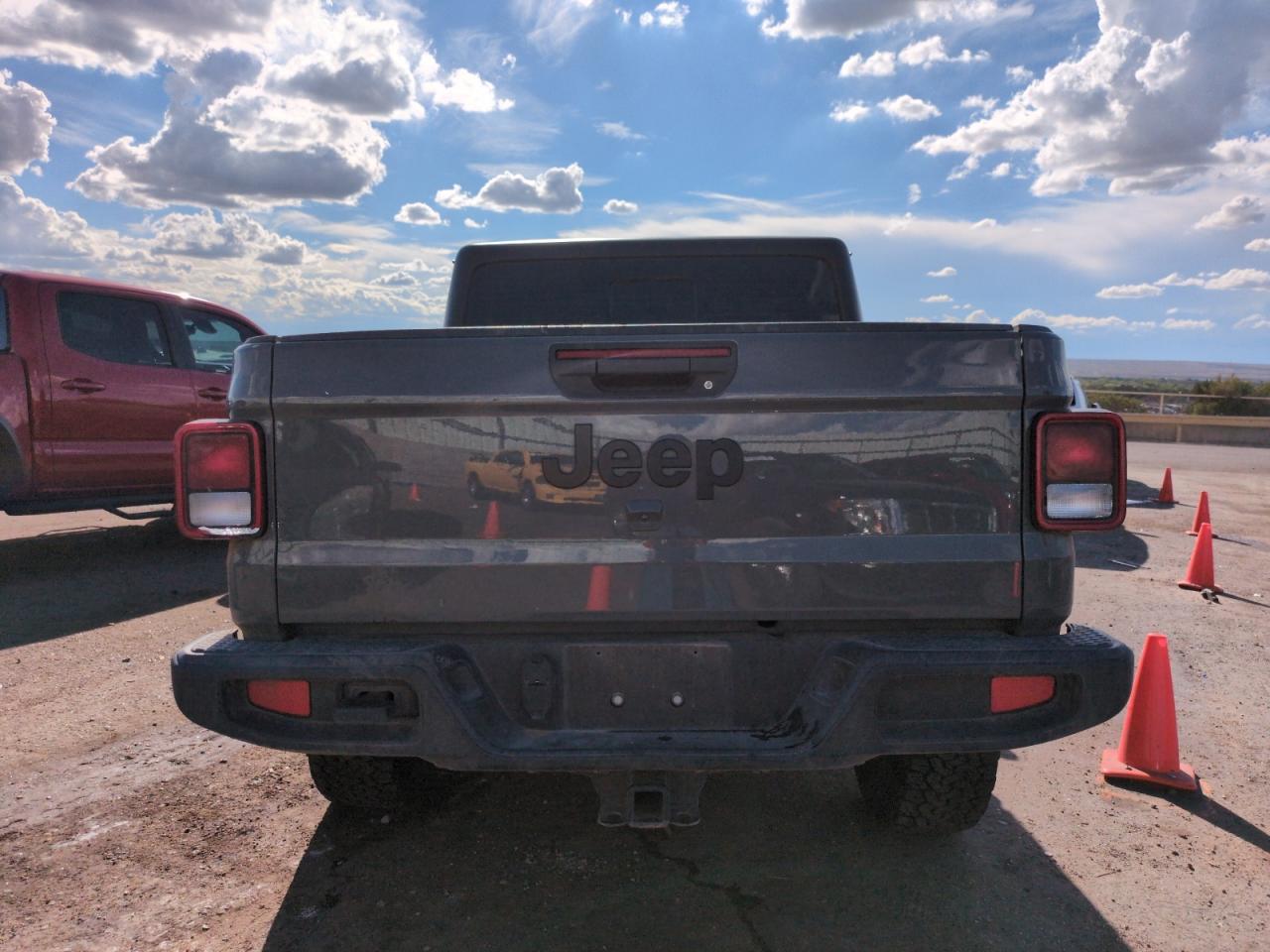 2023 Jeep Gladiator Sport - Image 6