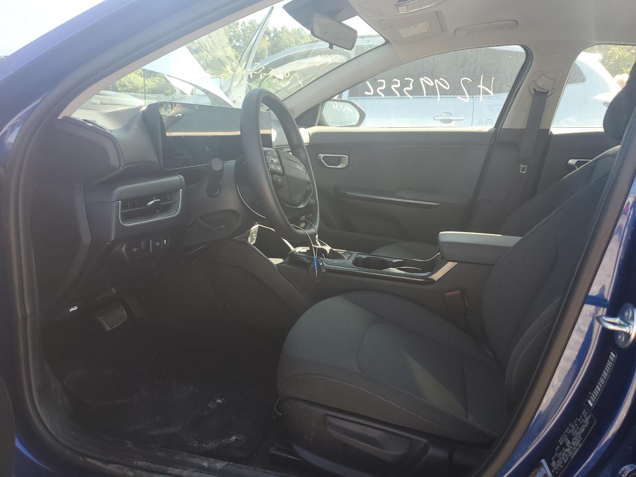 2025 Kia K4 Lx - Image 7