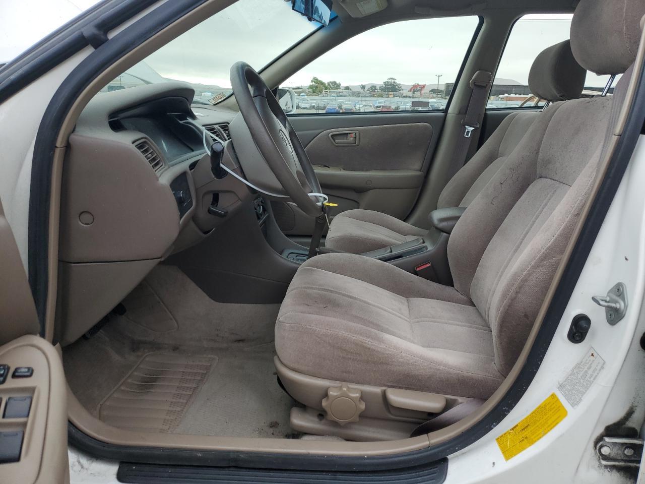 1998 Toyota Camry Le - Image 7