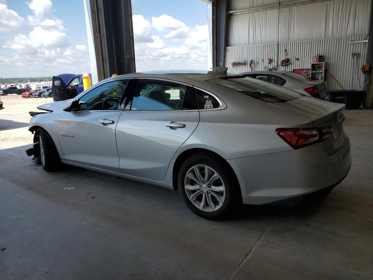 2022 Chevrolet Malibu Lt - Image 2
