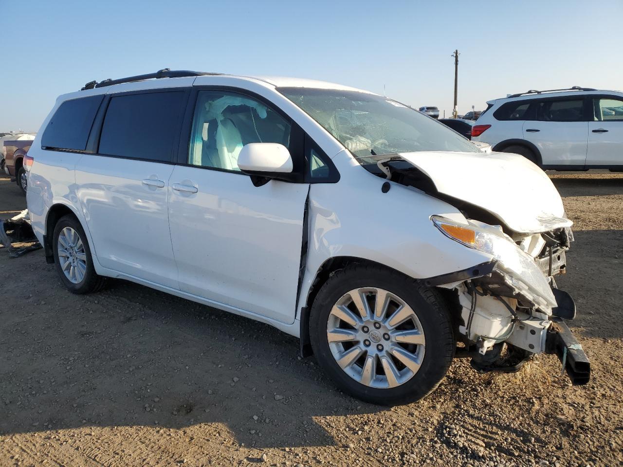 2013 Toyota Sienna Le - Фото 4