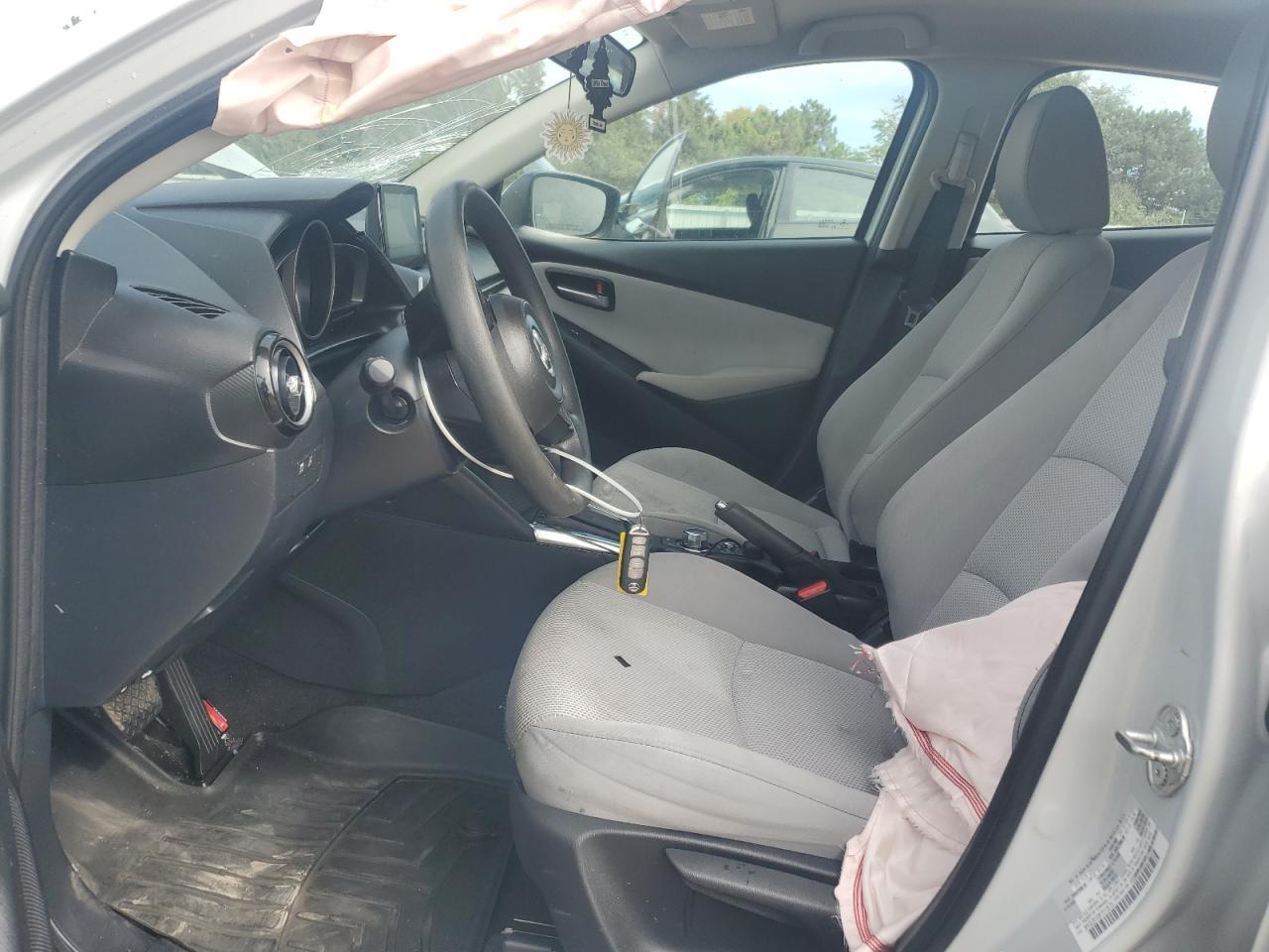 2019 Toyota Yaris Le - Фото 7