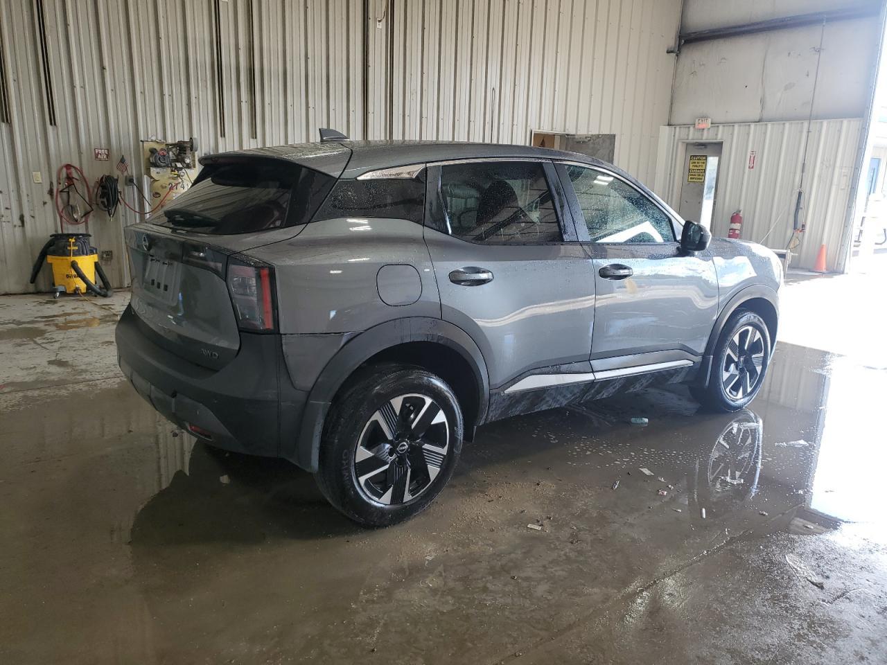 2025 Nissan Kicks Sv - Image 3