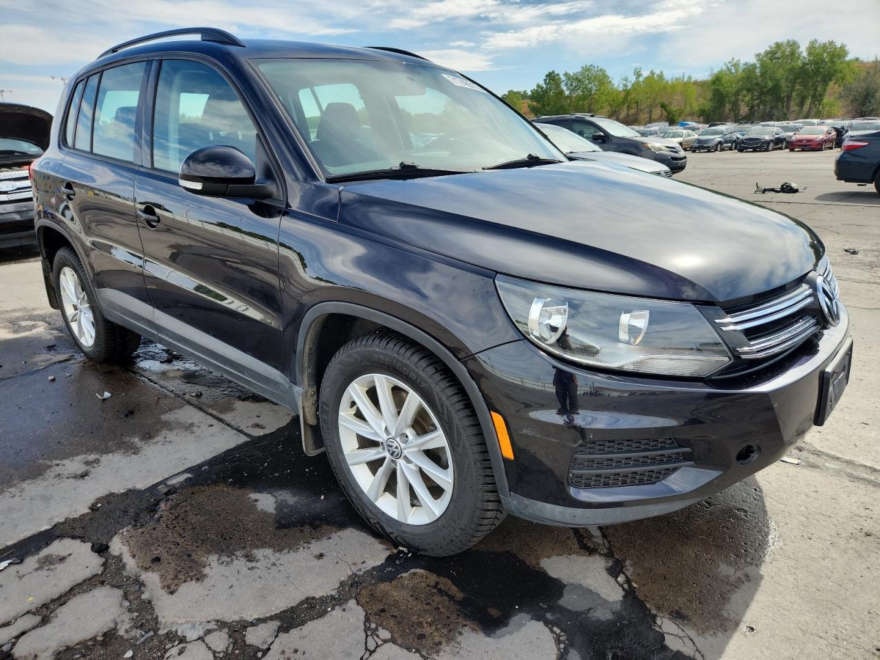 2017 Volkswagen Tiguan S - Image 4