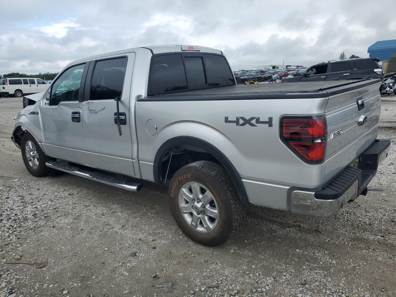 2014 Ford F150 Supercrew - Фото 2