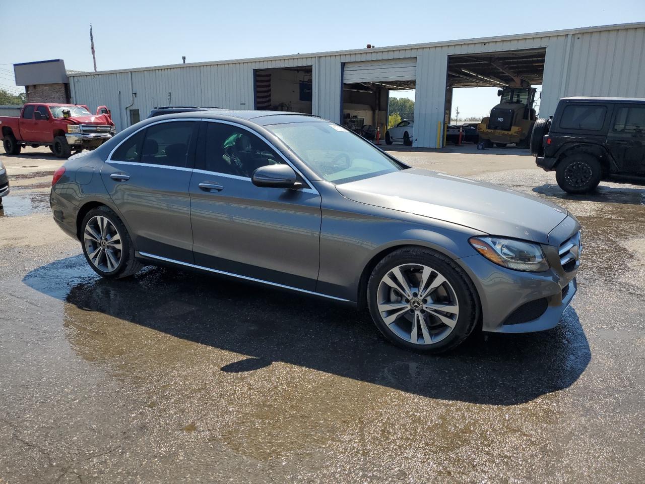 2018 Mercedes-Benz C 300 - Фото 4