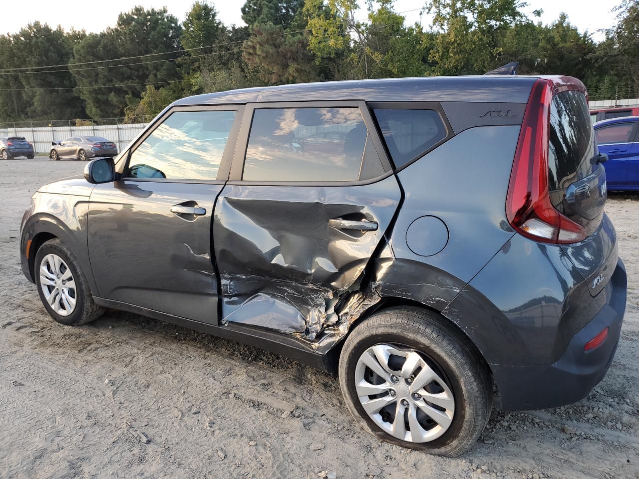 2022 Kia Soul Lx - Image 2