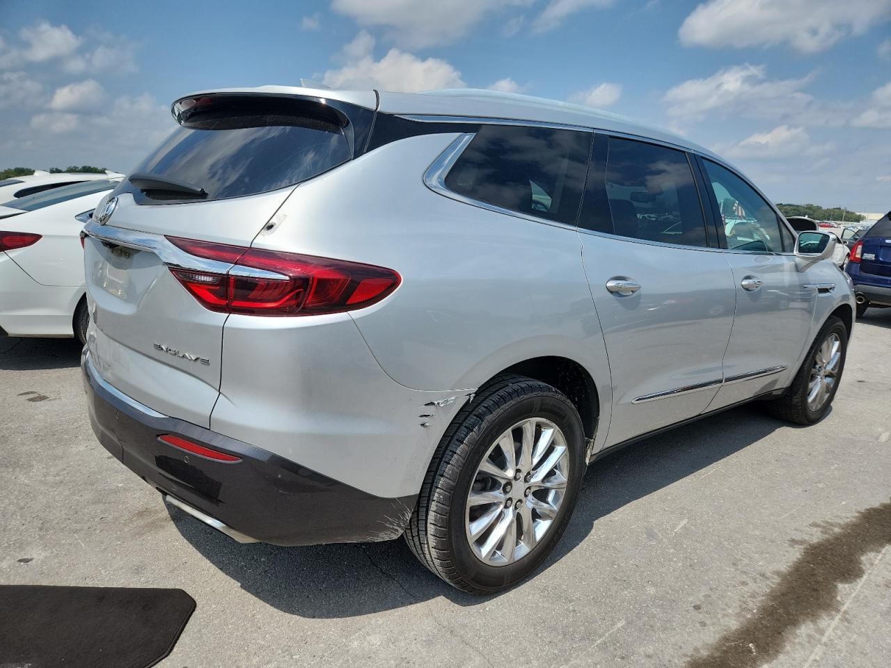 2019 Buick Enclave Essence - Image 3