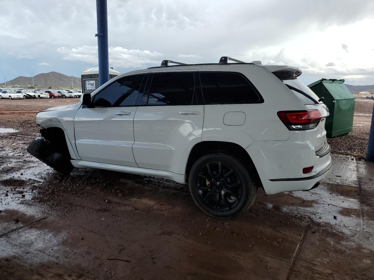 2020 Jeep Grand Cherokee Overland - Image 2