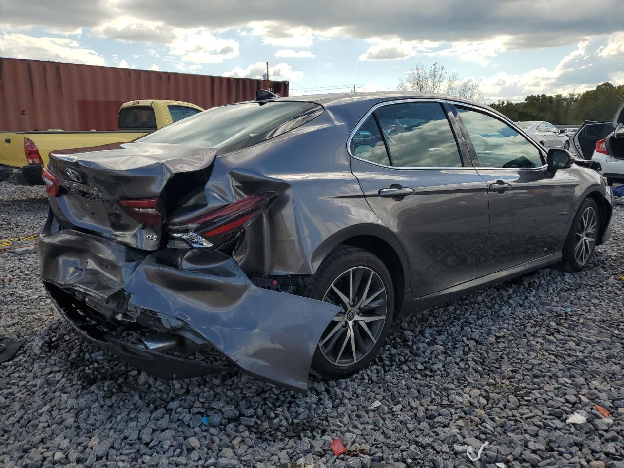 2022 Toyota Camry Xle - Image 3