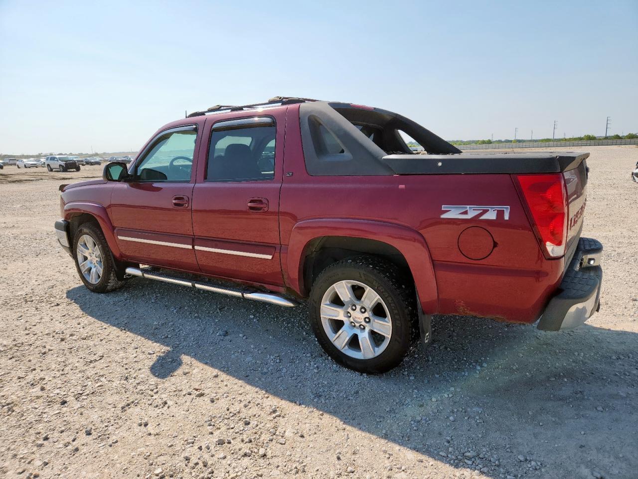 2005 Chevrolet Avalanche K1500 - Image 2