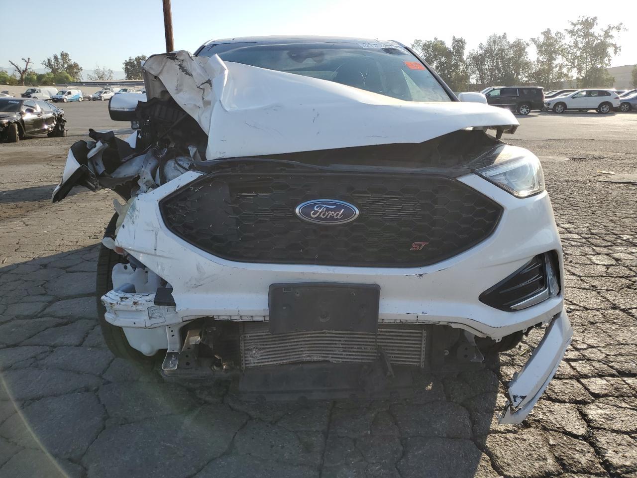 2019 Ford Edge - Фото 5