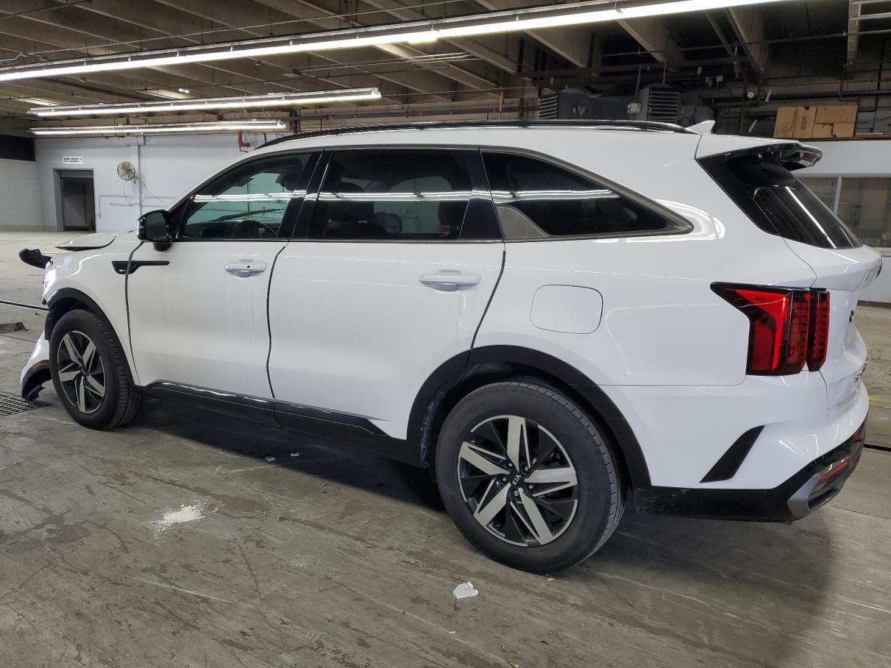 2021 Kia Sorento S - Image 2